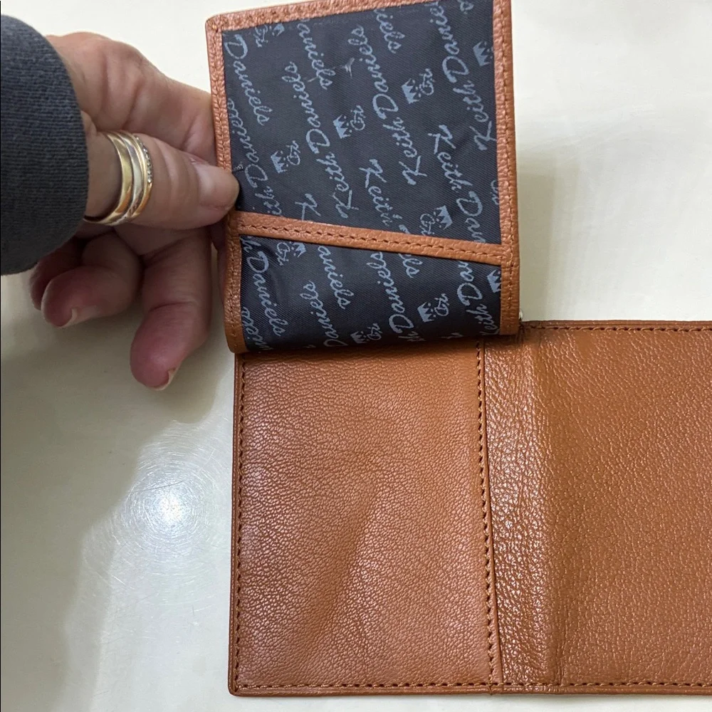 Elegant Brown Leather Money Clip